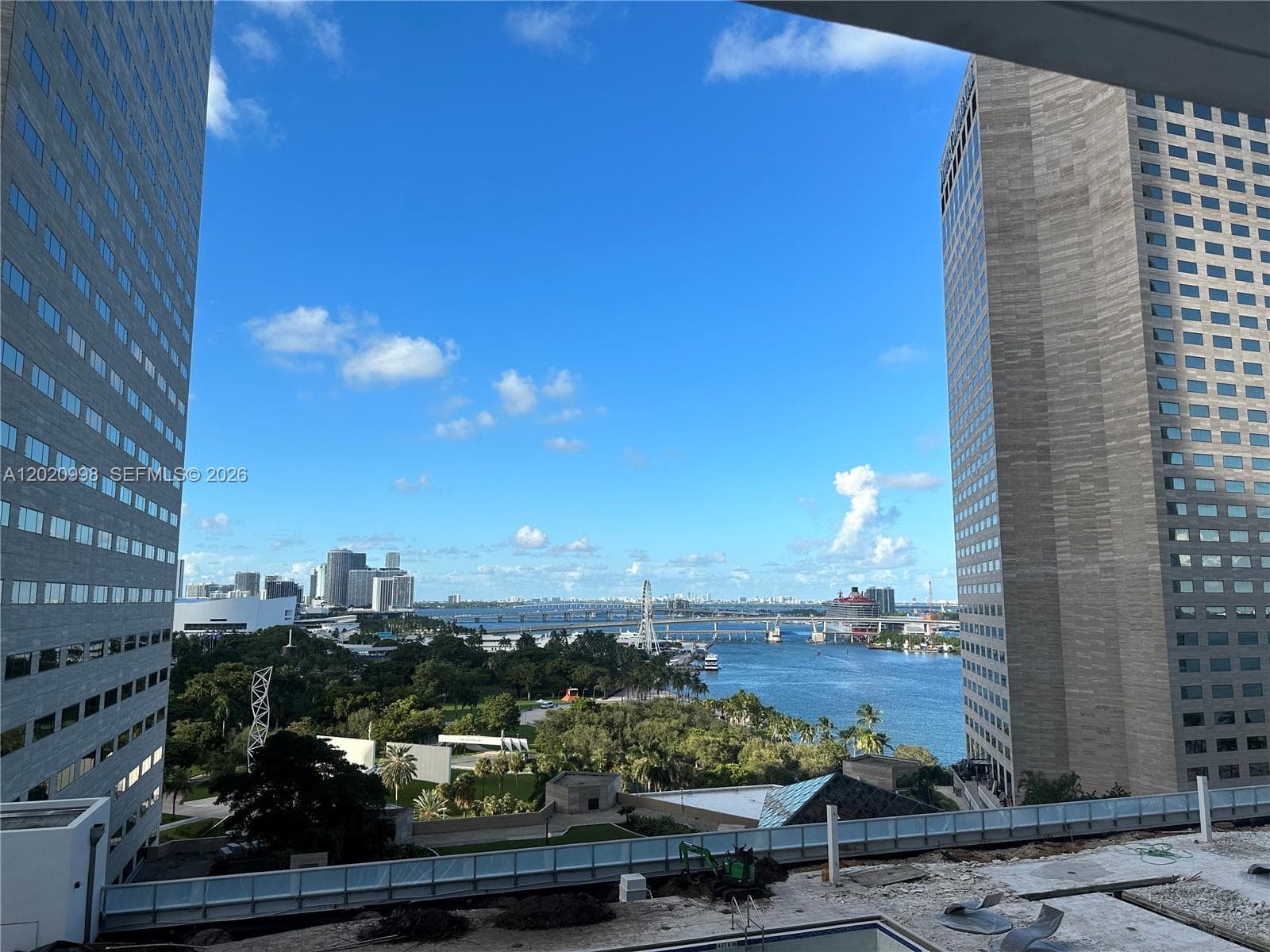 325 S BISCAYNE BL # 1516, Miami FL 33131 — 1