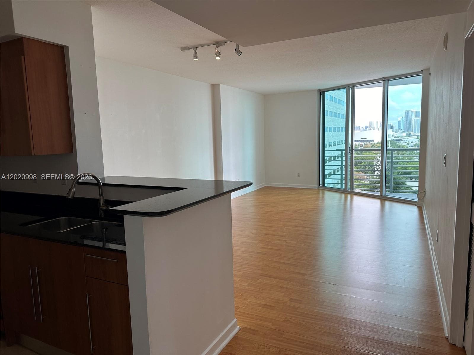 325 S BISCAYNE BL # 1516, Miami FL 33131 — 5