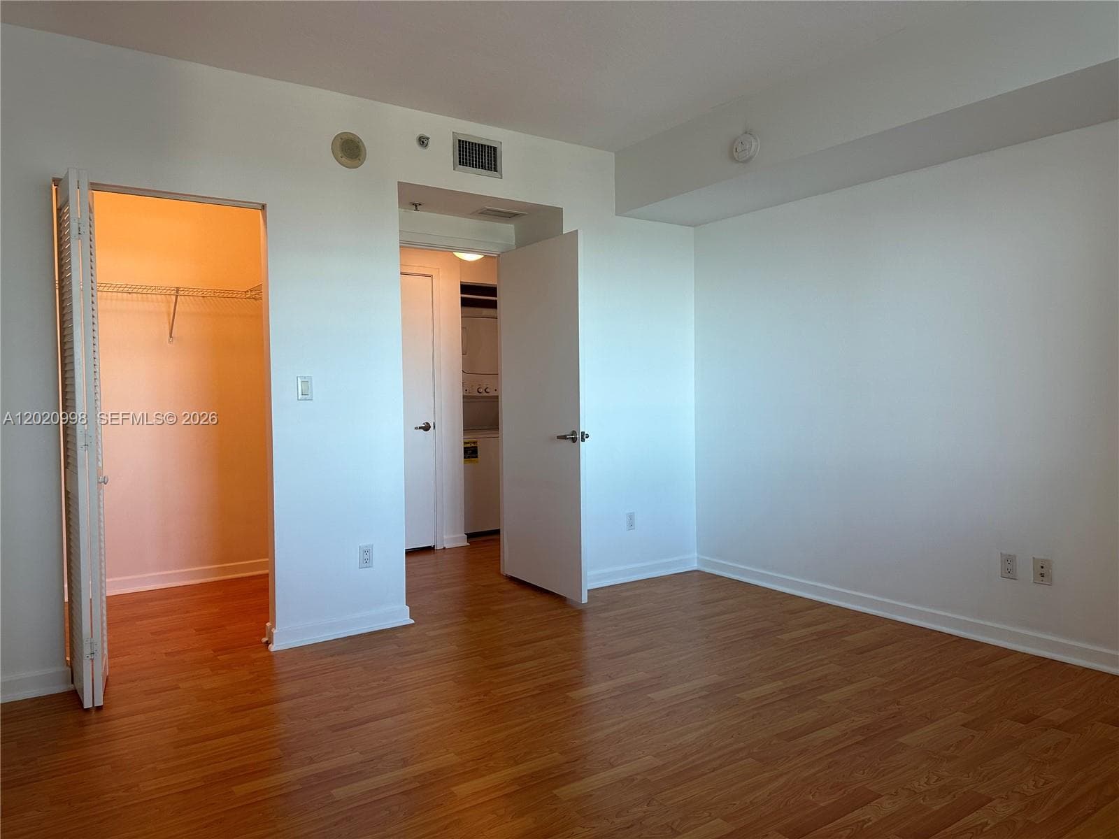 325 S BISCAYNE BL # 1516, Miami FL 33131 — 9