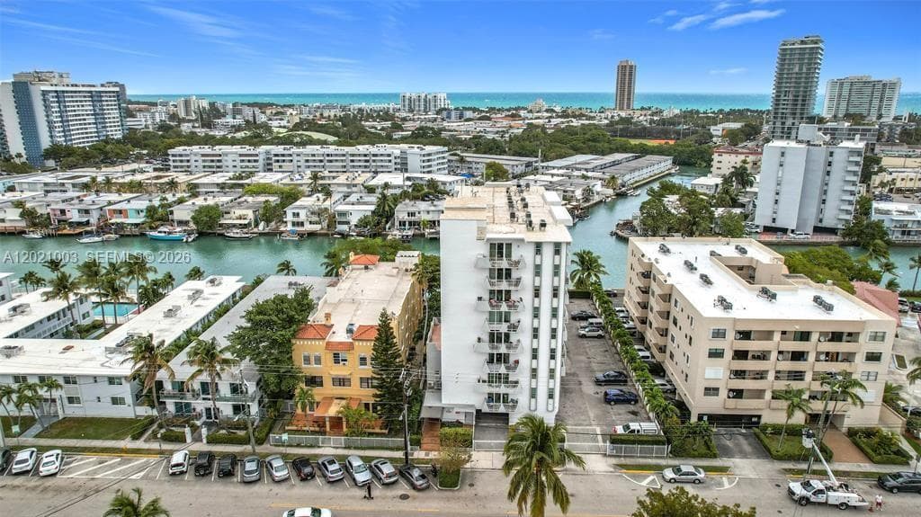 7133 Bay Dr # 705, Miami Beach FL 33141 — 36