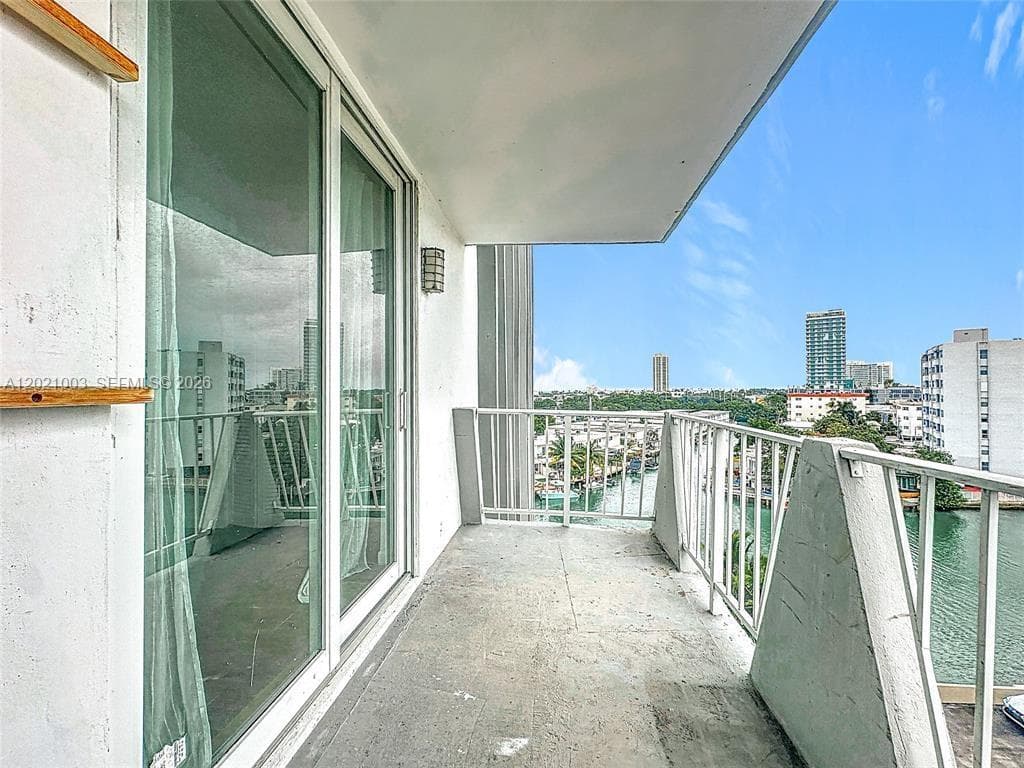 7133 Bay Dr # 705, Miami Beach FL 33141 — 1