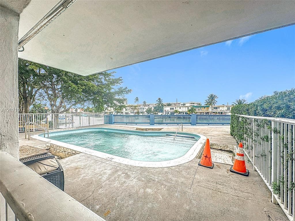 7133 Bay Dr # 705, Miami Beach FL 33141 — 20