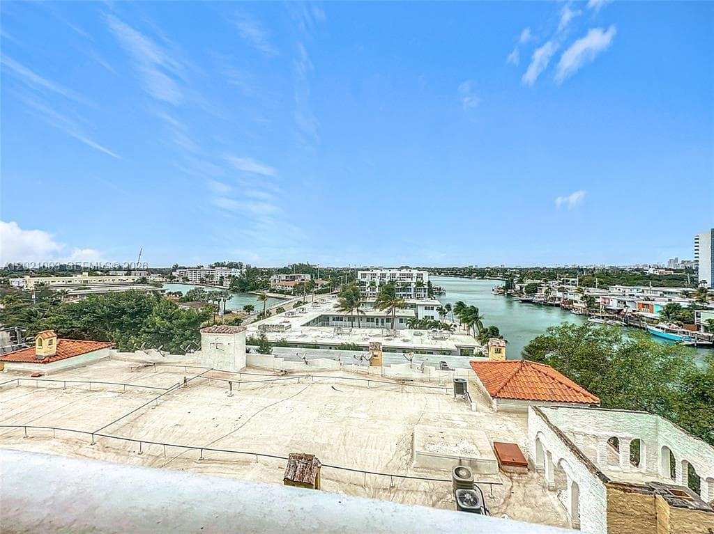 7133 Bay Dr # 705, Miami Beach FL 33141 — 38