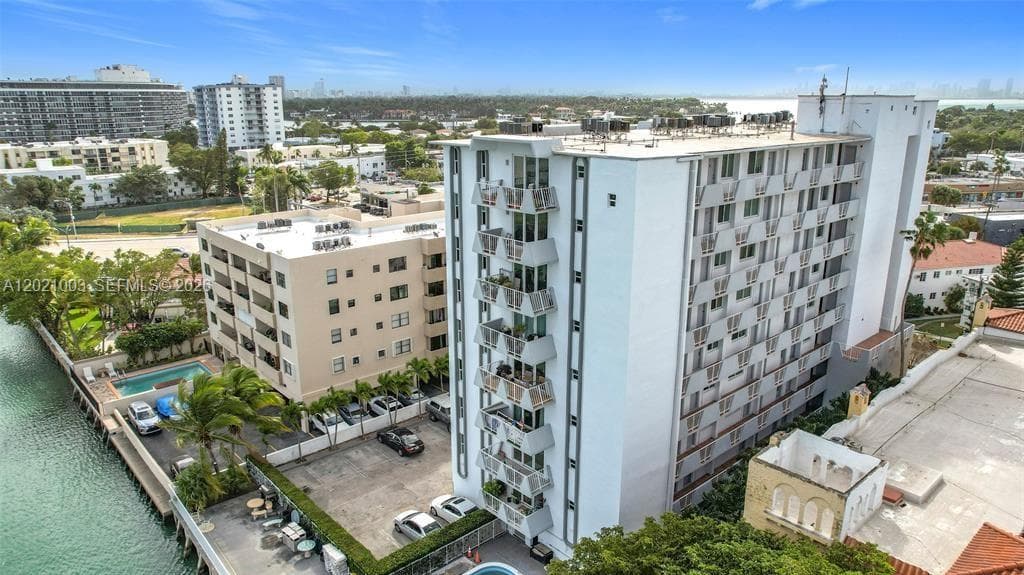 7133 Bay Dr # 705, Miami Beach FL 33141 — 33