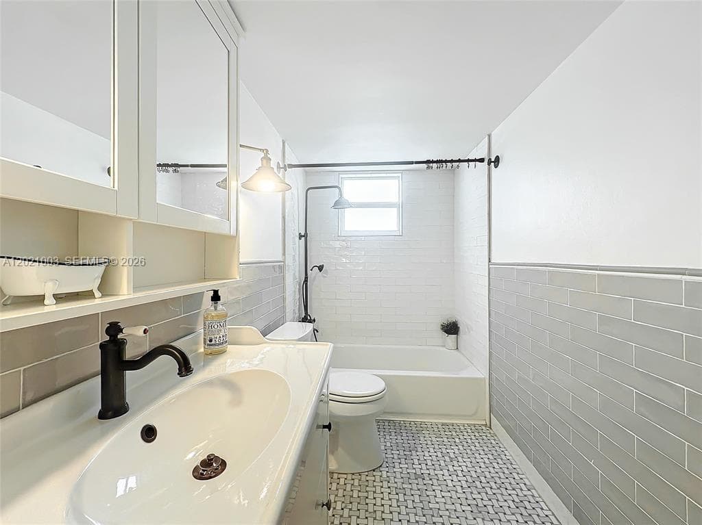 7133 Bay Dr # 705, Miami Beach FL 33141 — 14