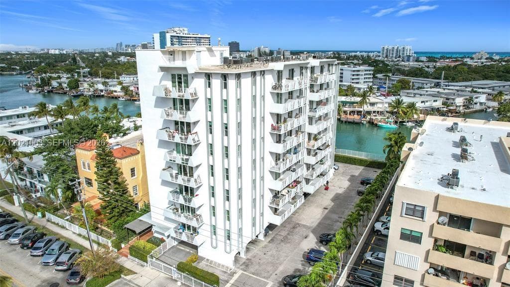 7133 Bay Dr # 705, Miami Beach FL 33141 — 37