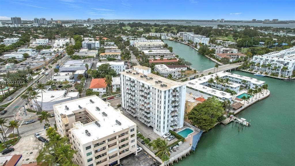 7133 Bay Dr # 705, Miami Beach FL 33141 — 35
