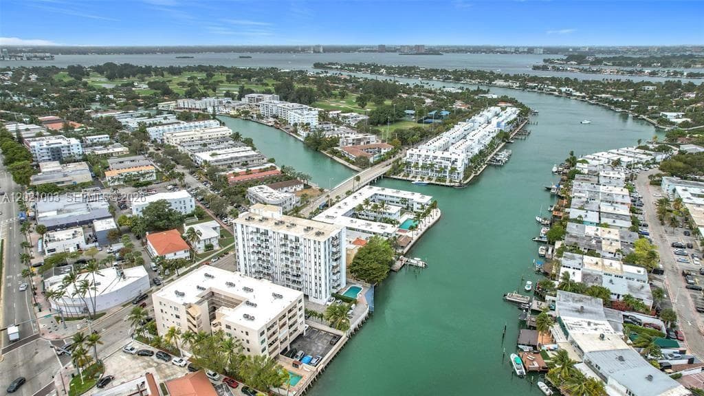 7133 Bay Dr # 705, Miami Beach FL 33141 — 31