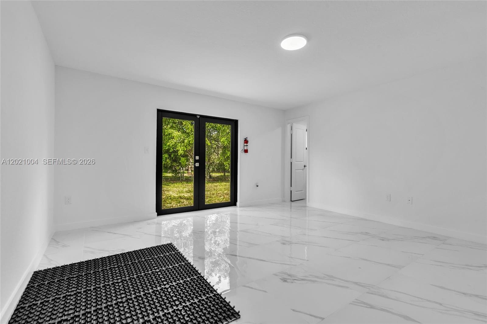 152 NW 18th St, Homestead FL 33030 — 32