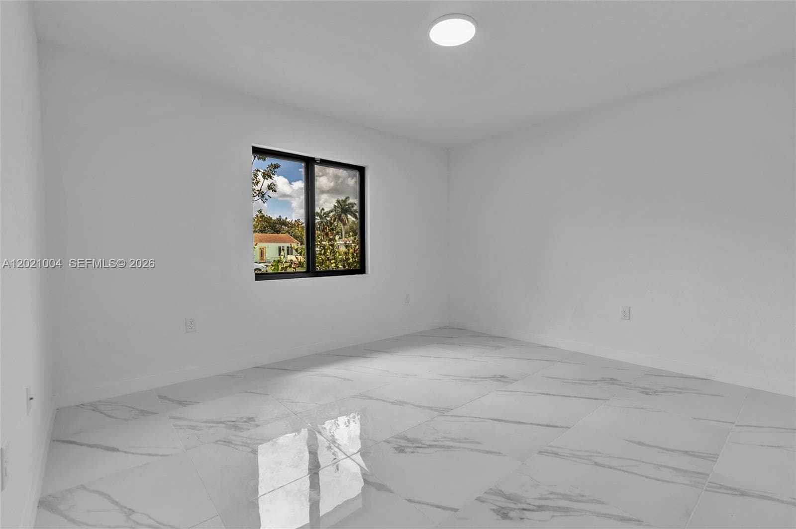 152 NW 18th St, Homestead FL 33030 — 24
