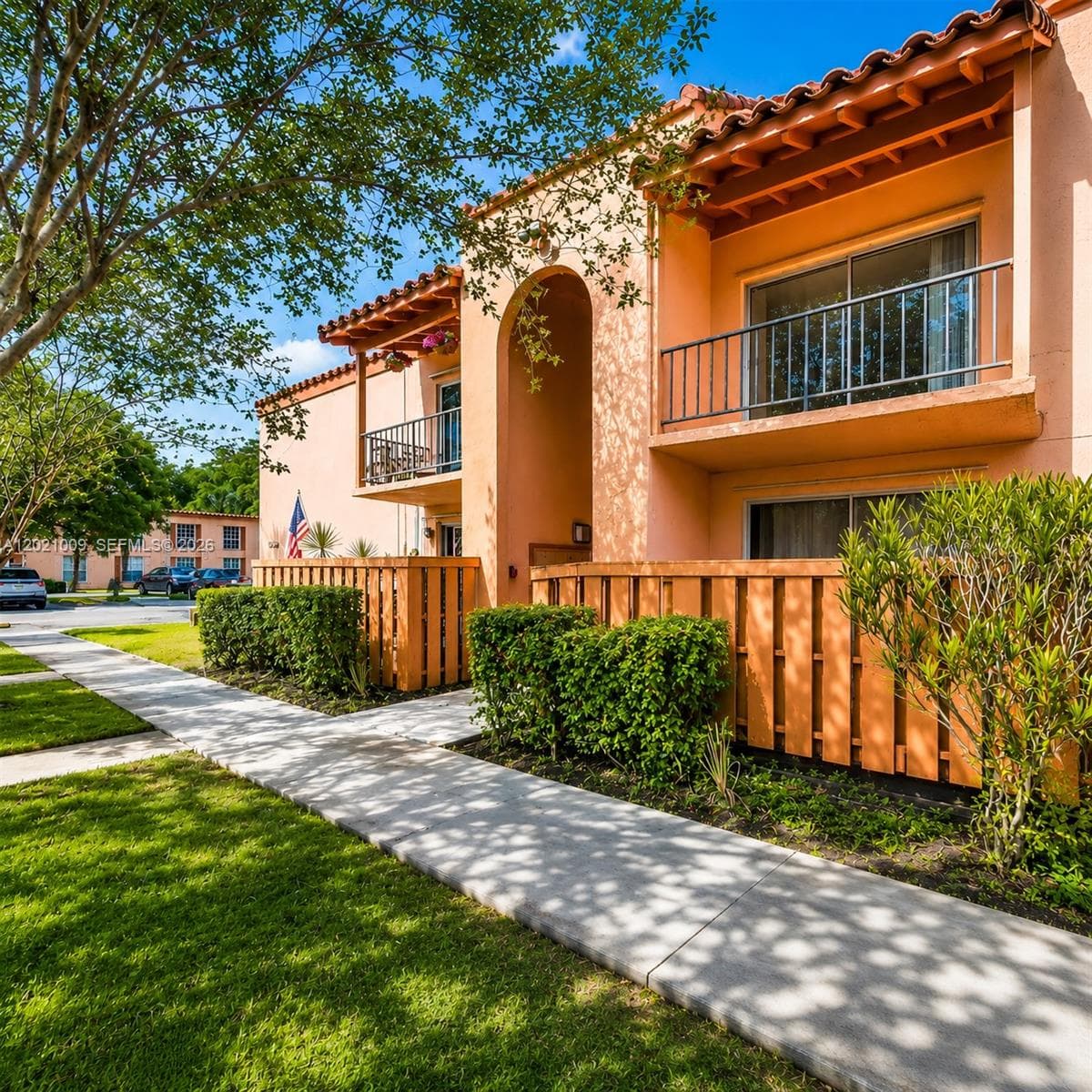 7160 Fairway Dr # J16, Miami Lakes FL 33014 — 1