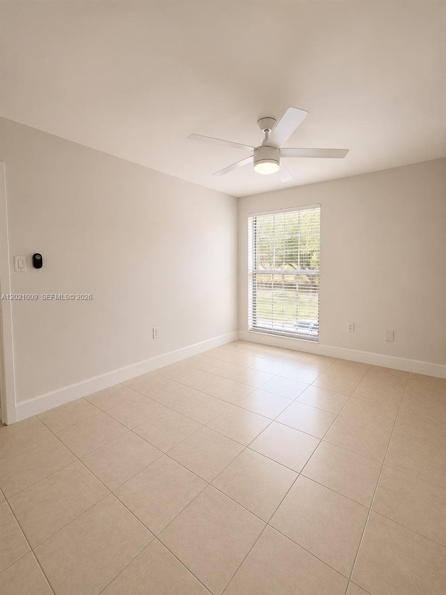 7160 Fairway Dr # J16, Miami Lakes FL 33014 — 11