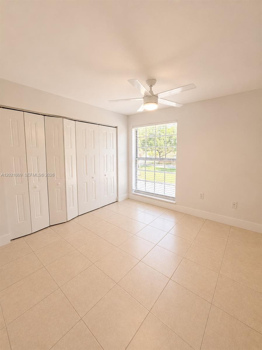 7160 Fairway Dr # J16, Miami Lakes FL 33014 — 8