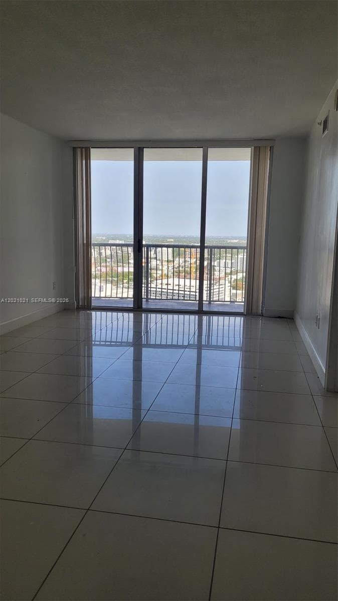 1750 N Bayshore Dr # 3311, Miami FL 33132 — 3