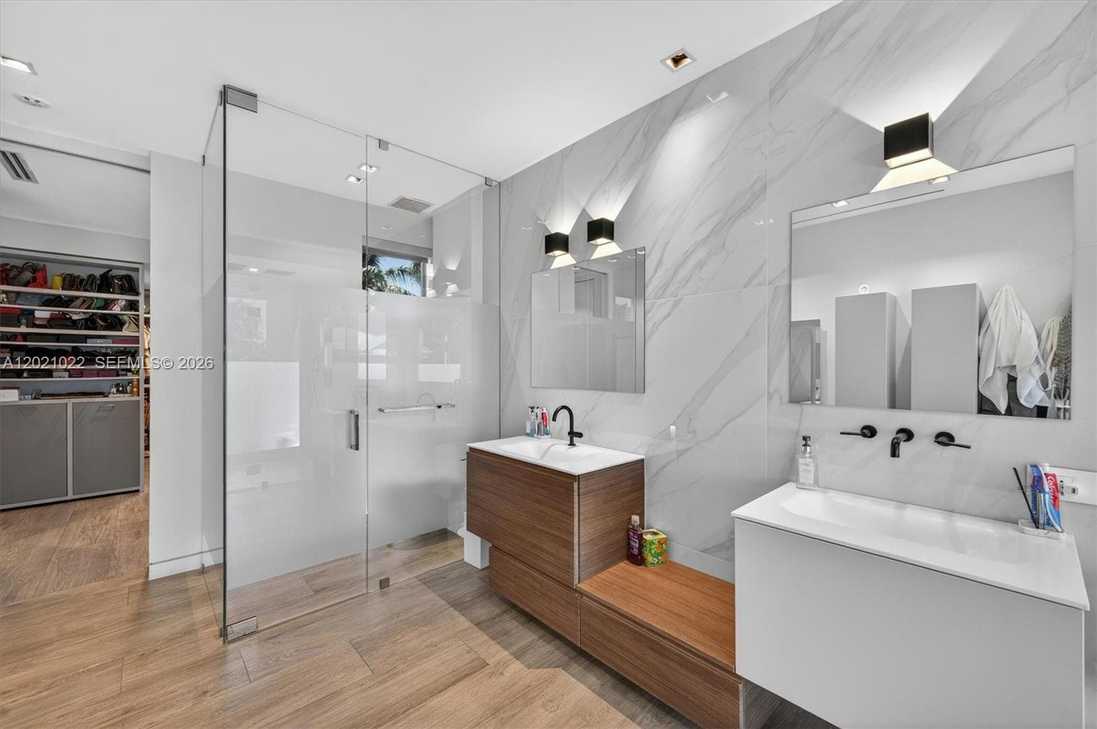625 Curtiswood Dr, Key Biscayne FL 33149 — 24
