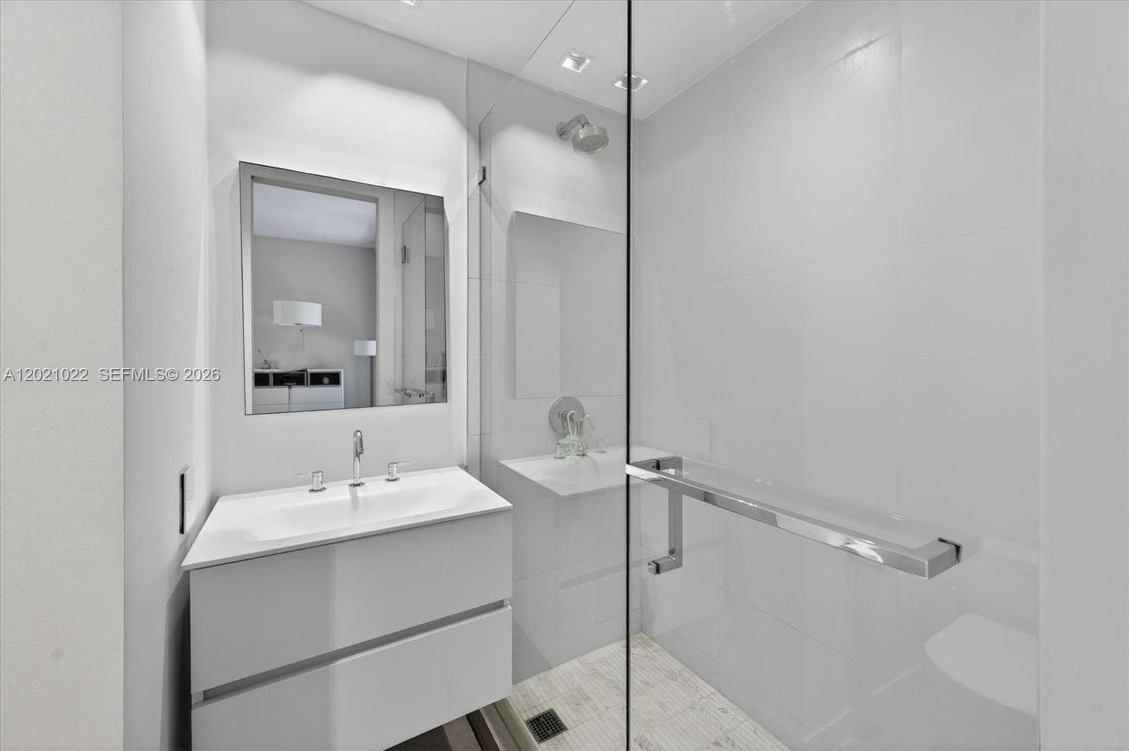 625 Curtiswood Dr, Key Biscayne FL 33149 — 34