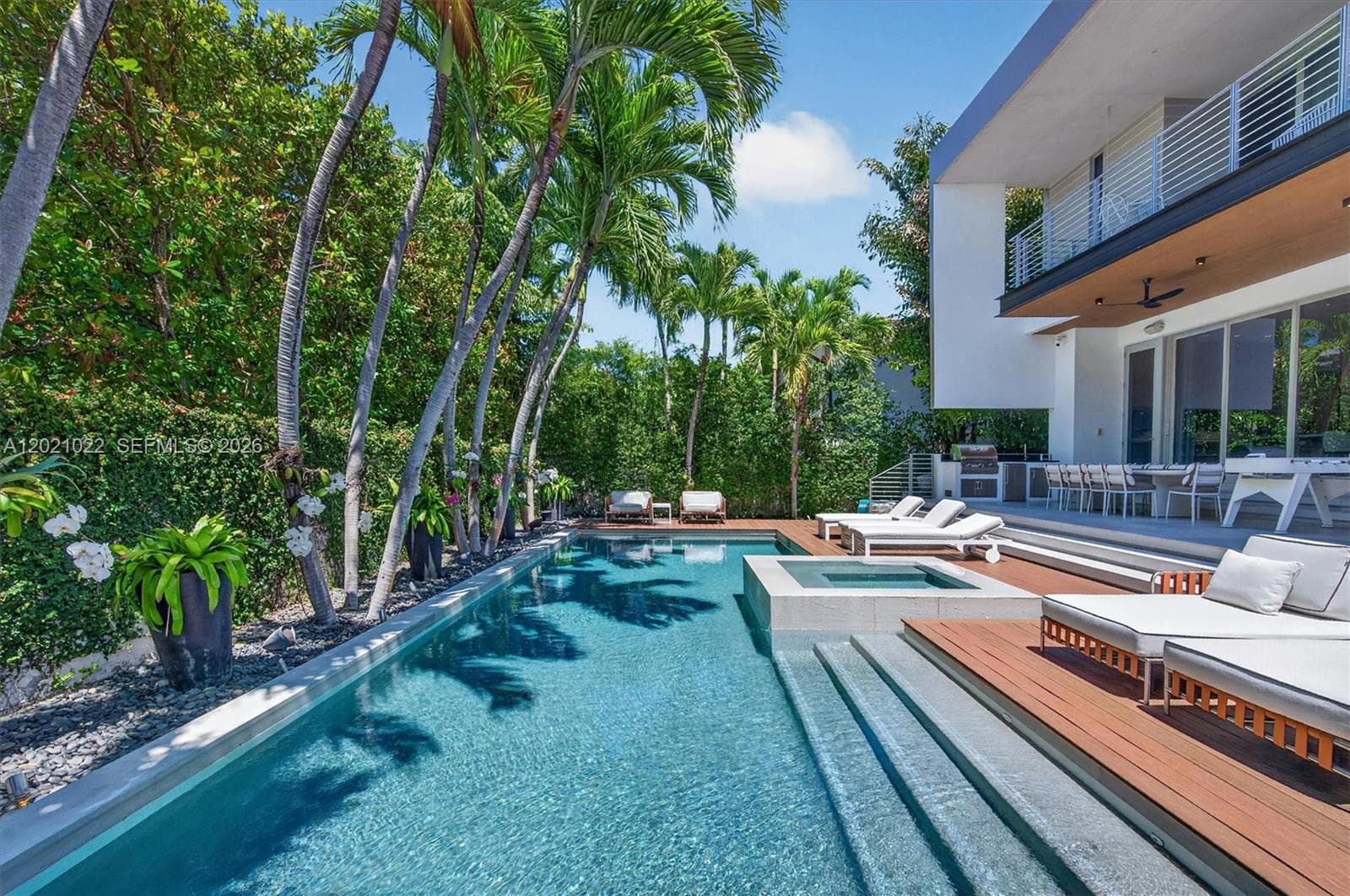 625 Curtiswood Dr, Key Biscayne FL 33149 — 37