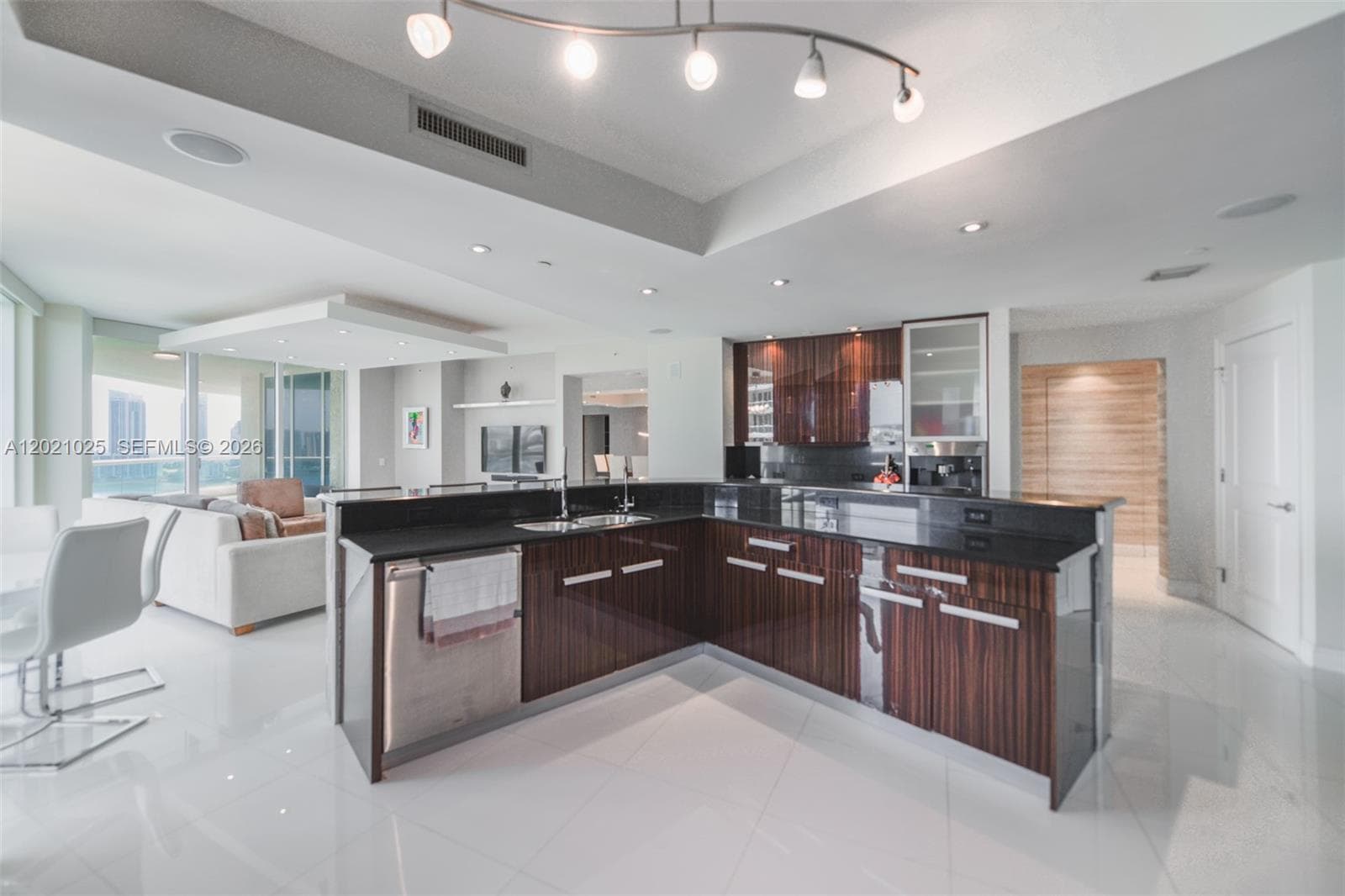 6000 Island Blvd # 1801, Aventura FL 33160 — 17
