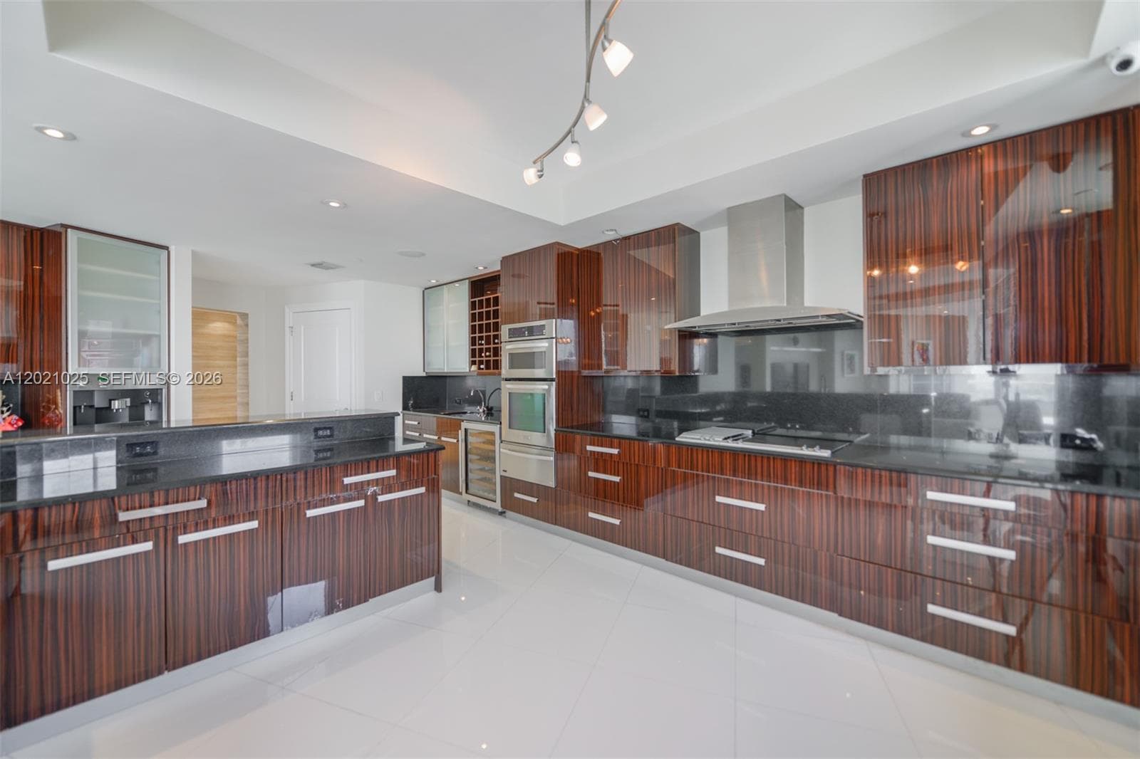 6000 Island Blvd # 1801, Aventura FL 33160 — 16