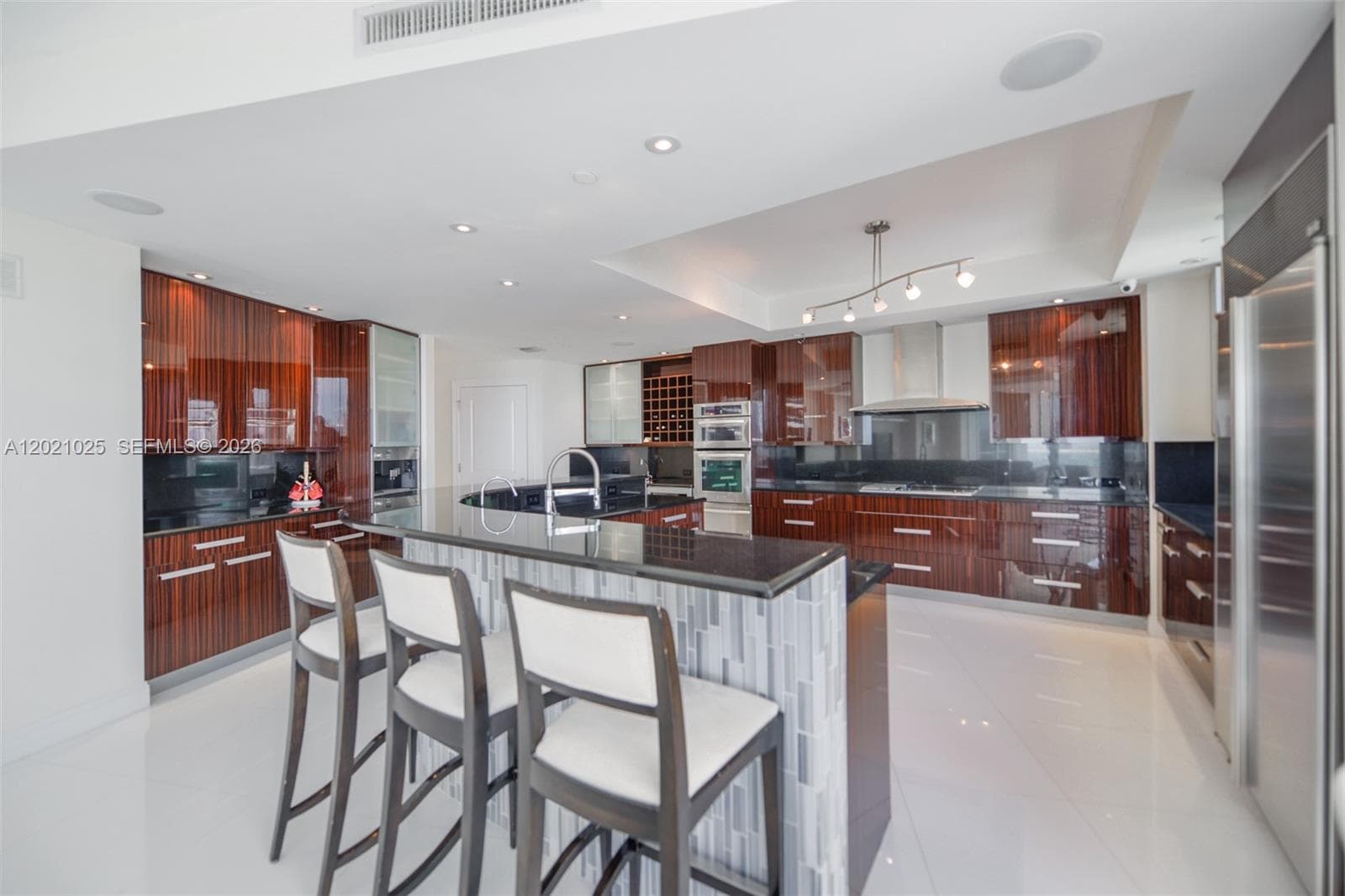 6000 Island Blvd # 1801, Aventura FL 33160 — 12