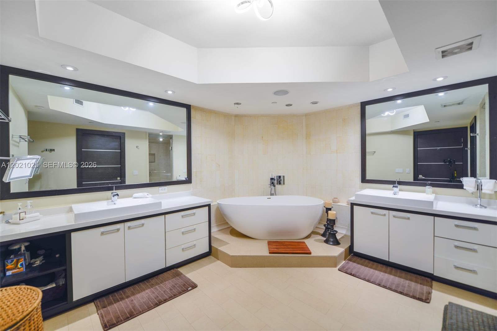 6000 Island Blvd # 1801, Aventura FL 33160 — 24