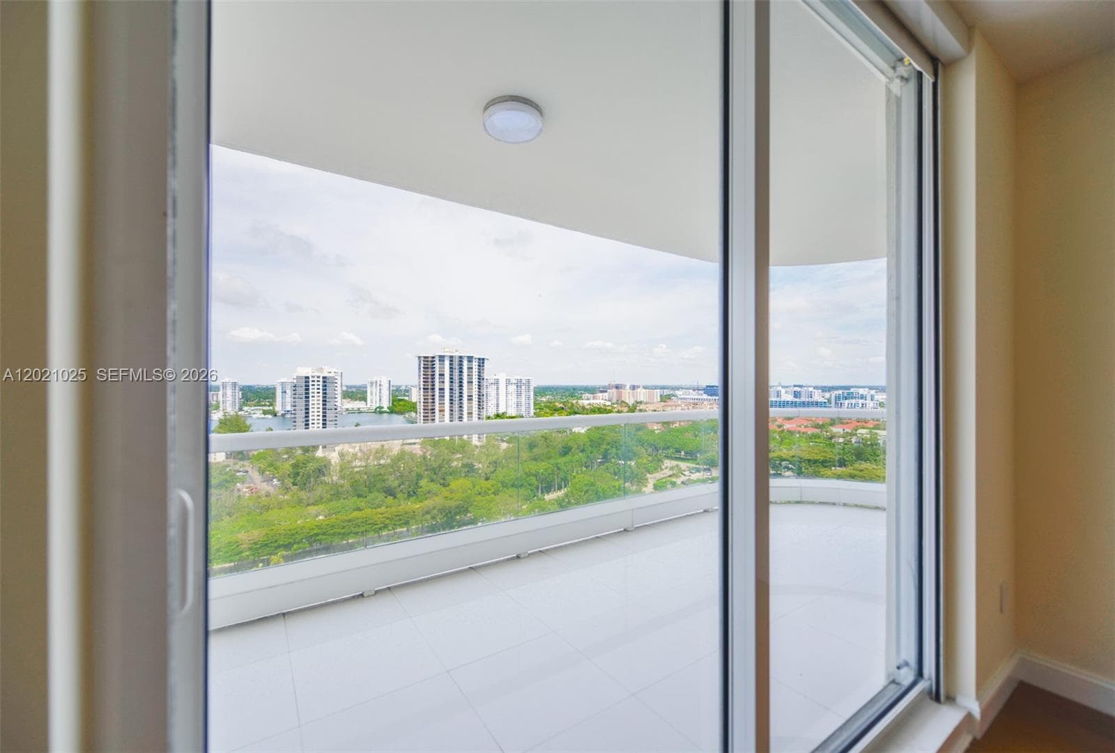 6000 Island Blvd # 1801, Aventura FL 33160 — 44