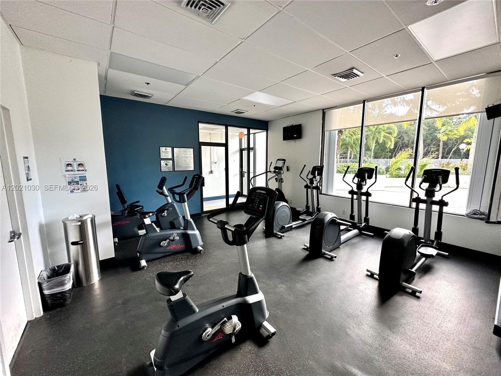 100 Bayview Dr # 1729, Sunny Isles Beach FL 33160 — 17