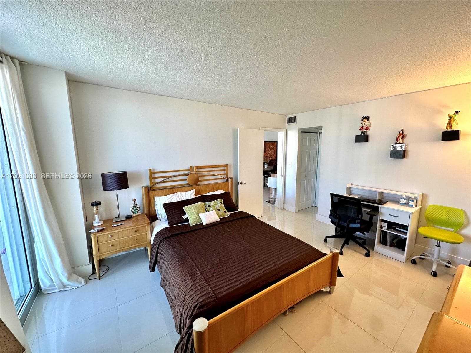 100 Bayview Dr # 1729, Sunny Isles Beach FL 33160 — 12