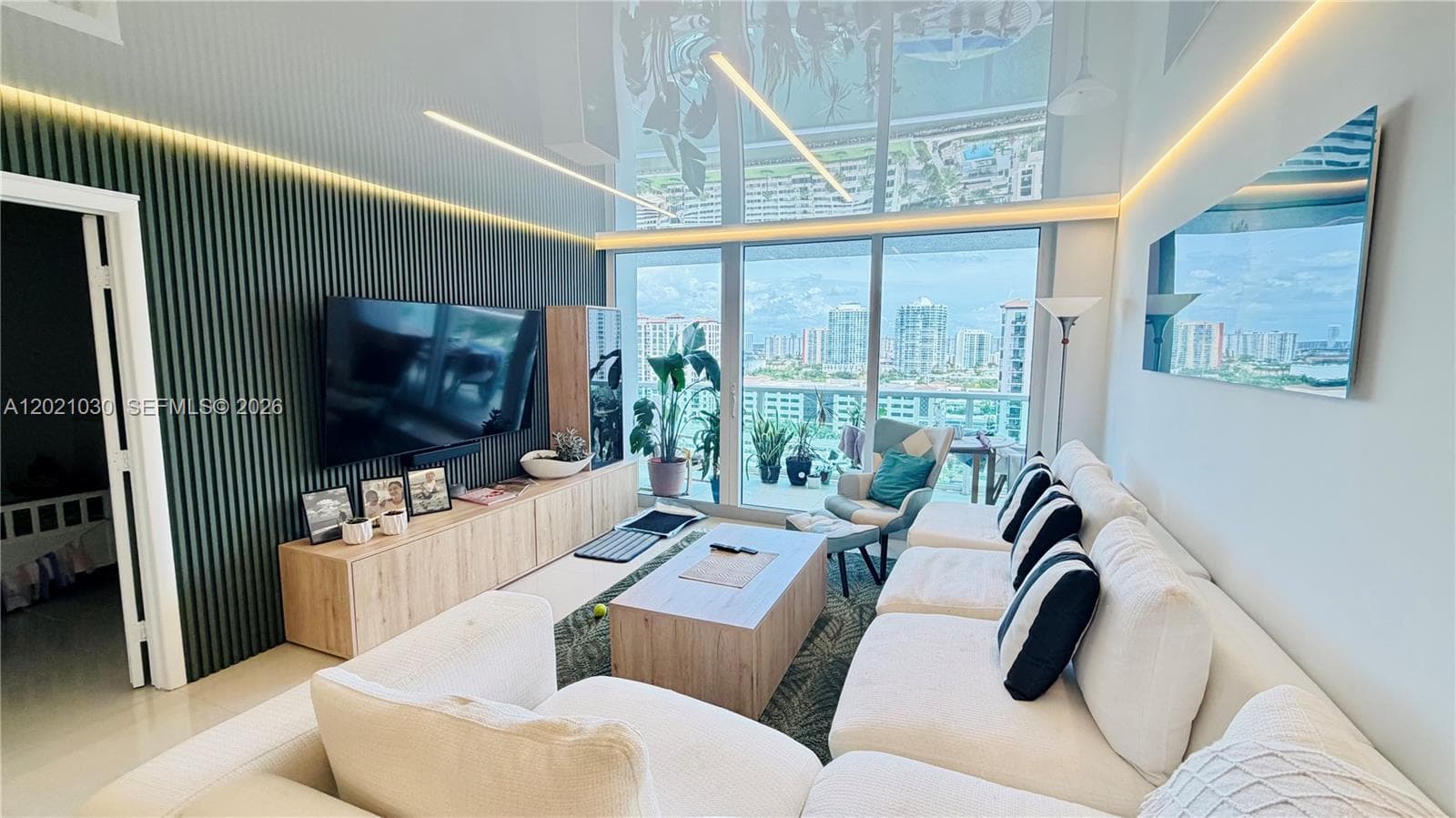 100 Bayview Dr # 1729, Sunny Isles Beach FL 33160 — 1