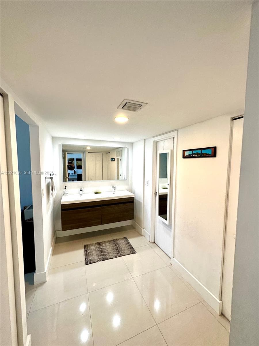 100 Bayview Dr # 1729, Sunny Isles Beach FL 33160 — 5