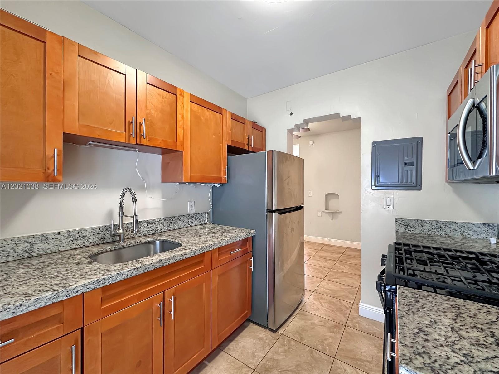 965 Bay Dr # 4, Miami Beach FL 33141 — 12