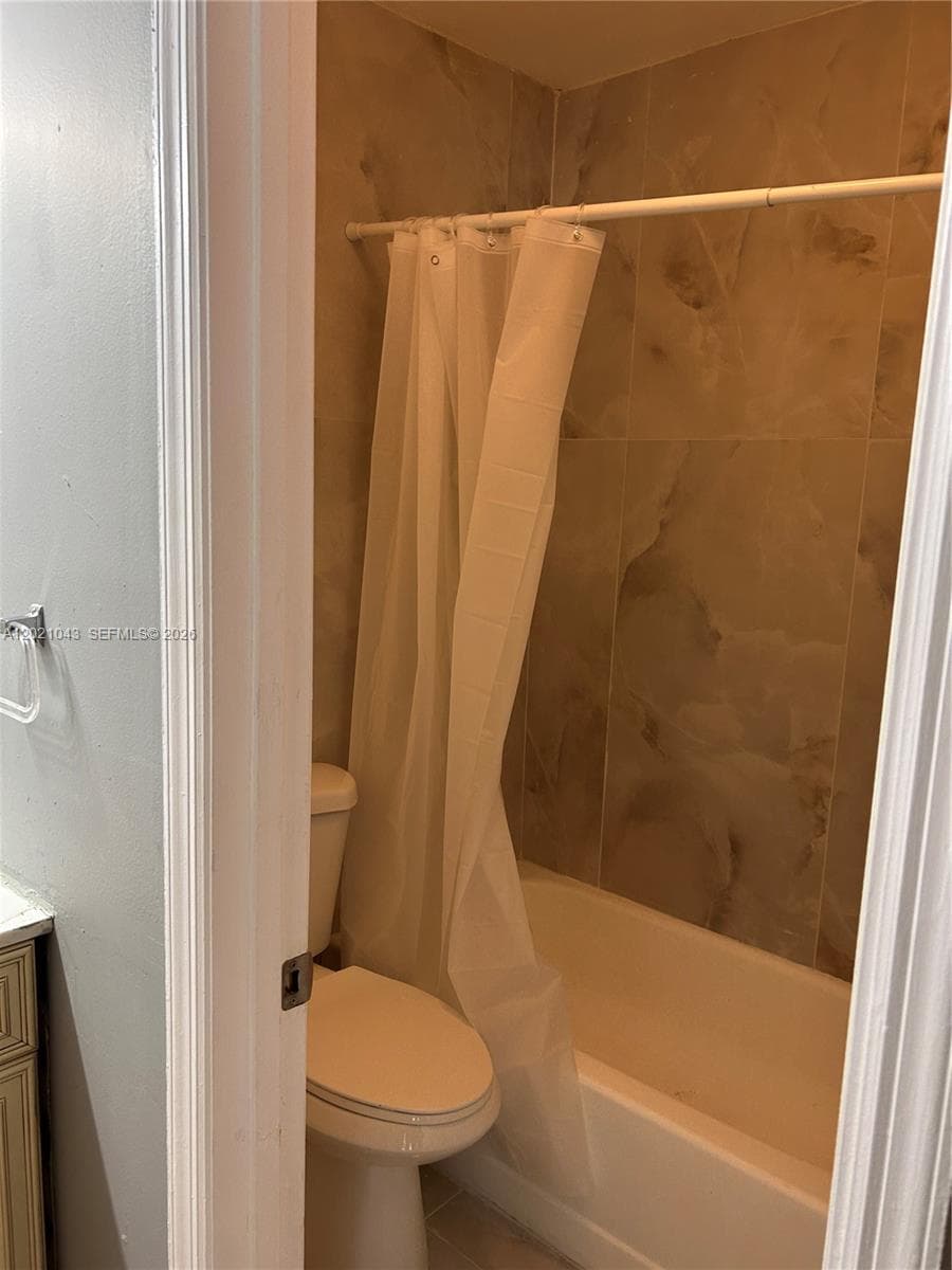 1136 NE 210th Ter # 1136, Miami FL 33179 — 23