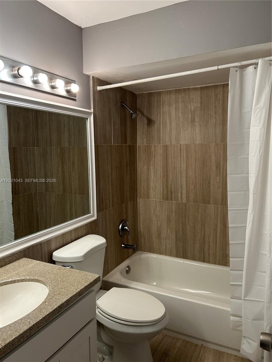 1136 NE 210th Ter # 1136, Miami FL 33179 — 26