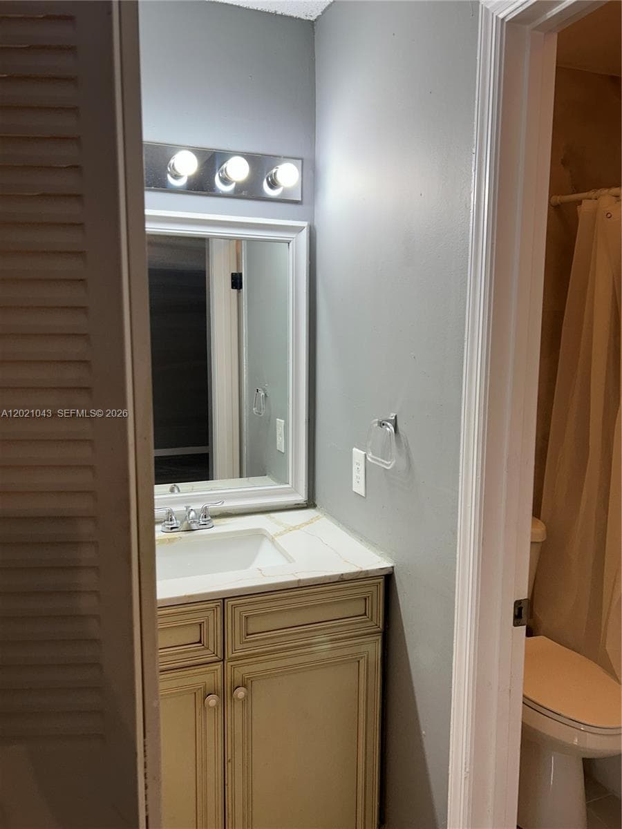 1136 NE 210th Ter # 1136, Miami FL 33179 — 22