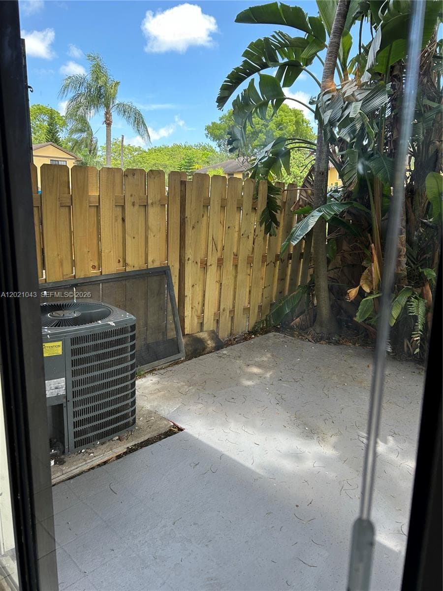 1136 NE 210th Ter # 1136, Miami FL 33179 — 7