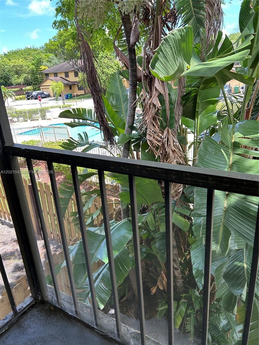 1136 NE 210th Ter # 1136, Miami FL 33179 — 32