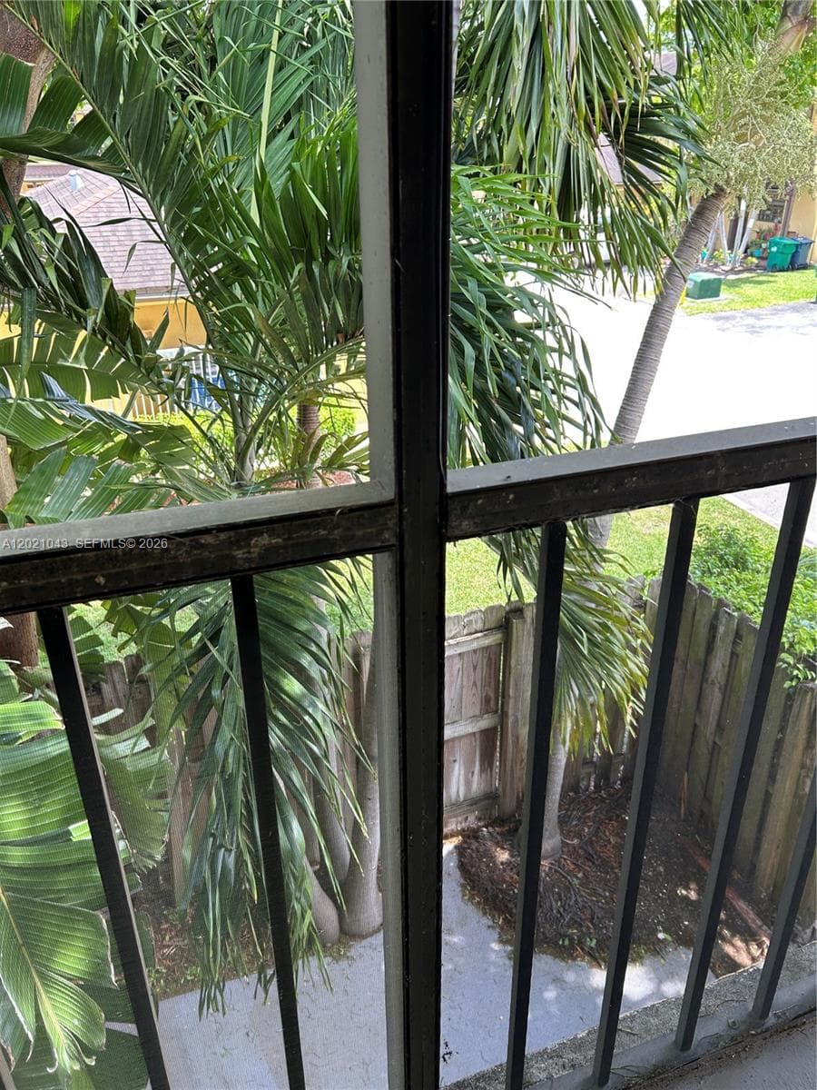 1136 NE 210th Ter # 1136, Miami FL 33179 — 34