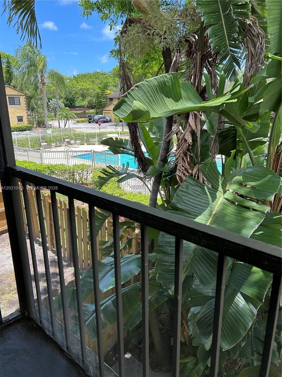 1136 NE 210th Ter # 1136, Miami FL 33179 — 33