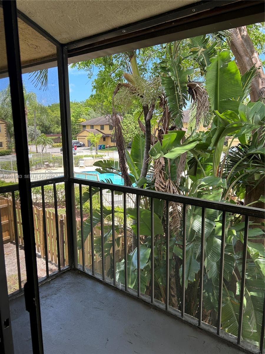 1136 NE 210th Ter # 1136, Miami FL 33179 — 37