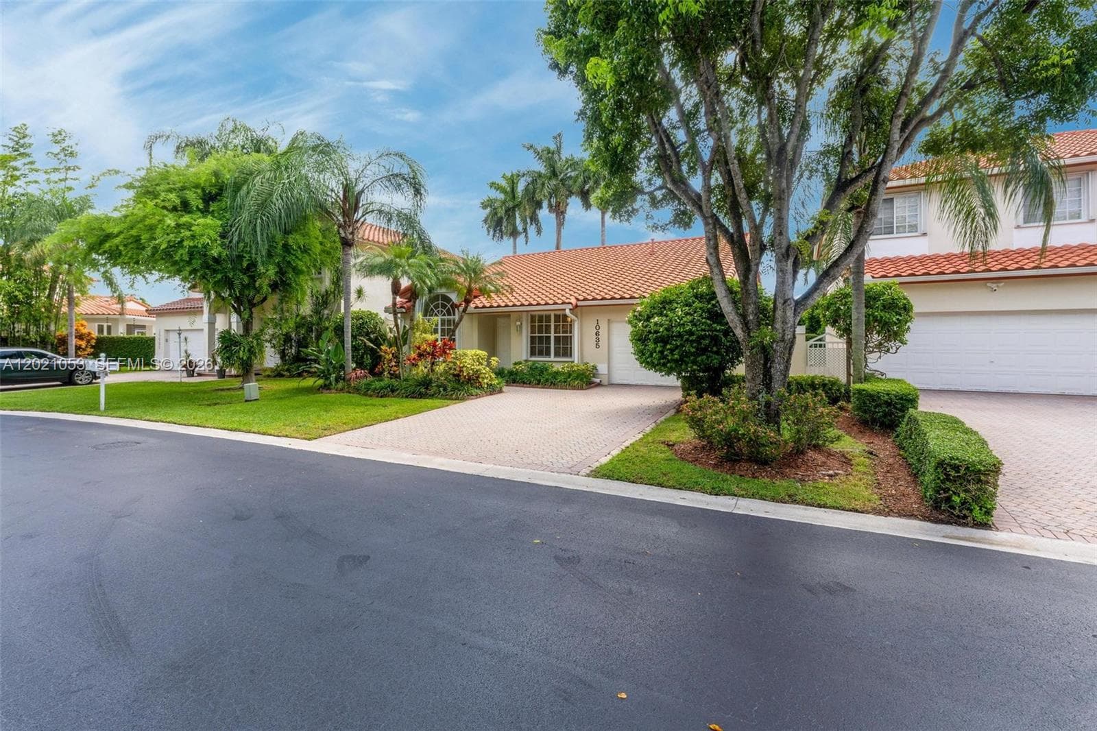 10635 NW 54th St, Doral FL 33178 — 33