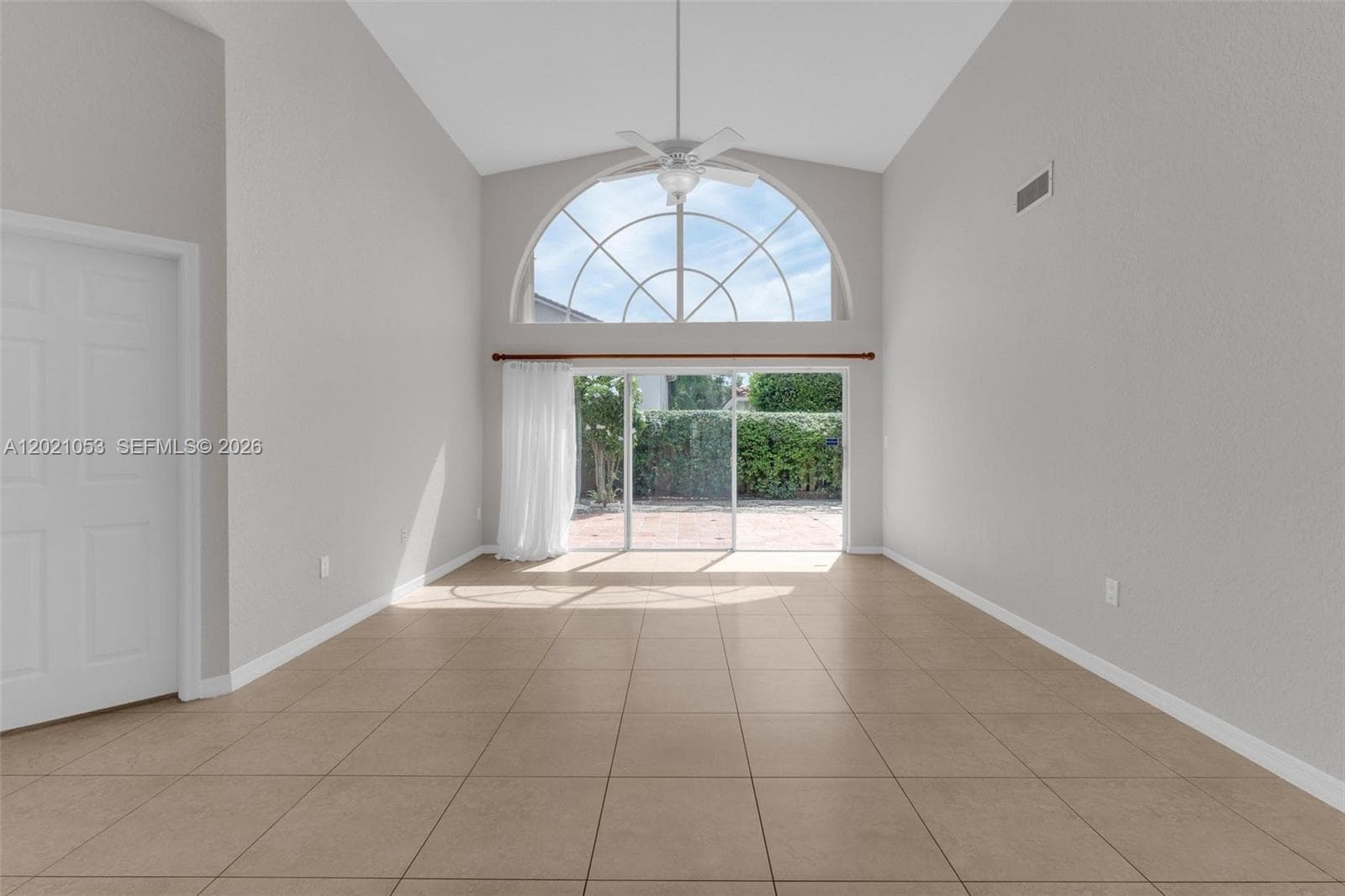 10635 NW 54th St, Doral FL 33178 — 14