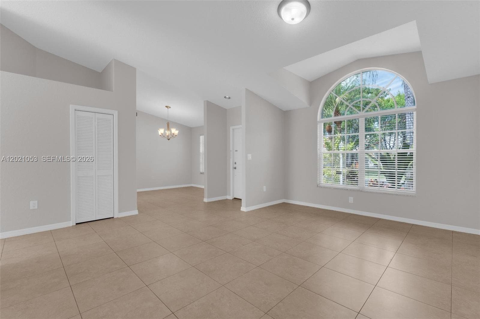 10635 NW 54th St, Doral FL 33178 — 11