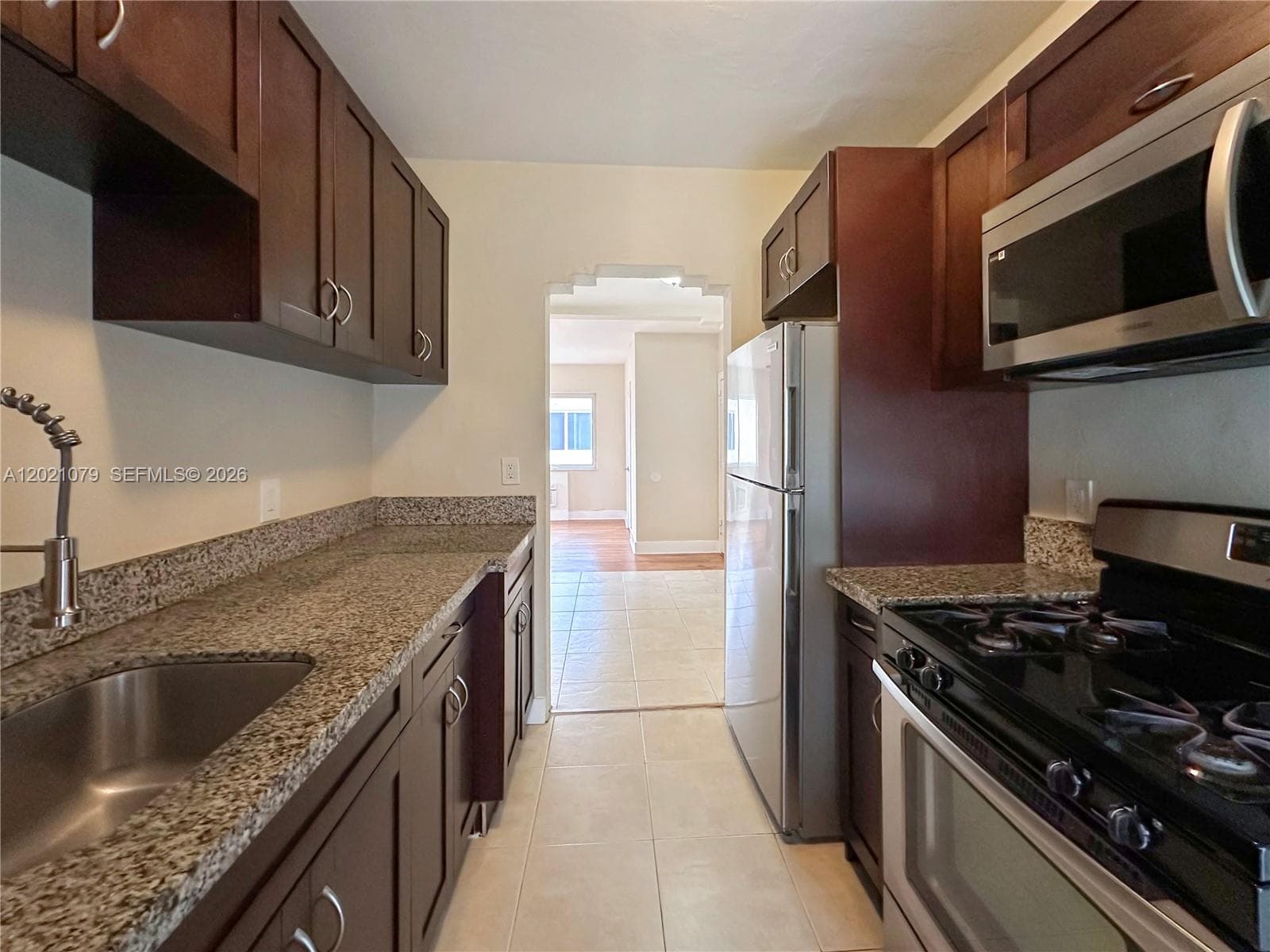 965 Bay Dr # 8, Miami Beach FL 33141 — 17