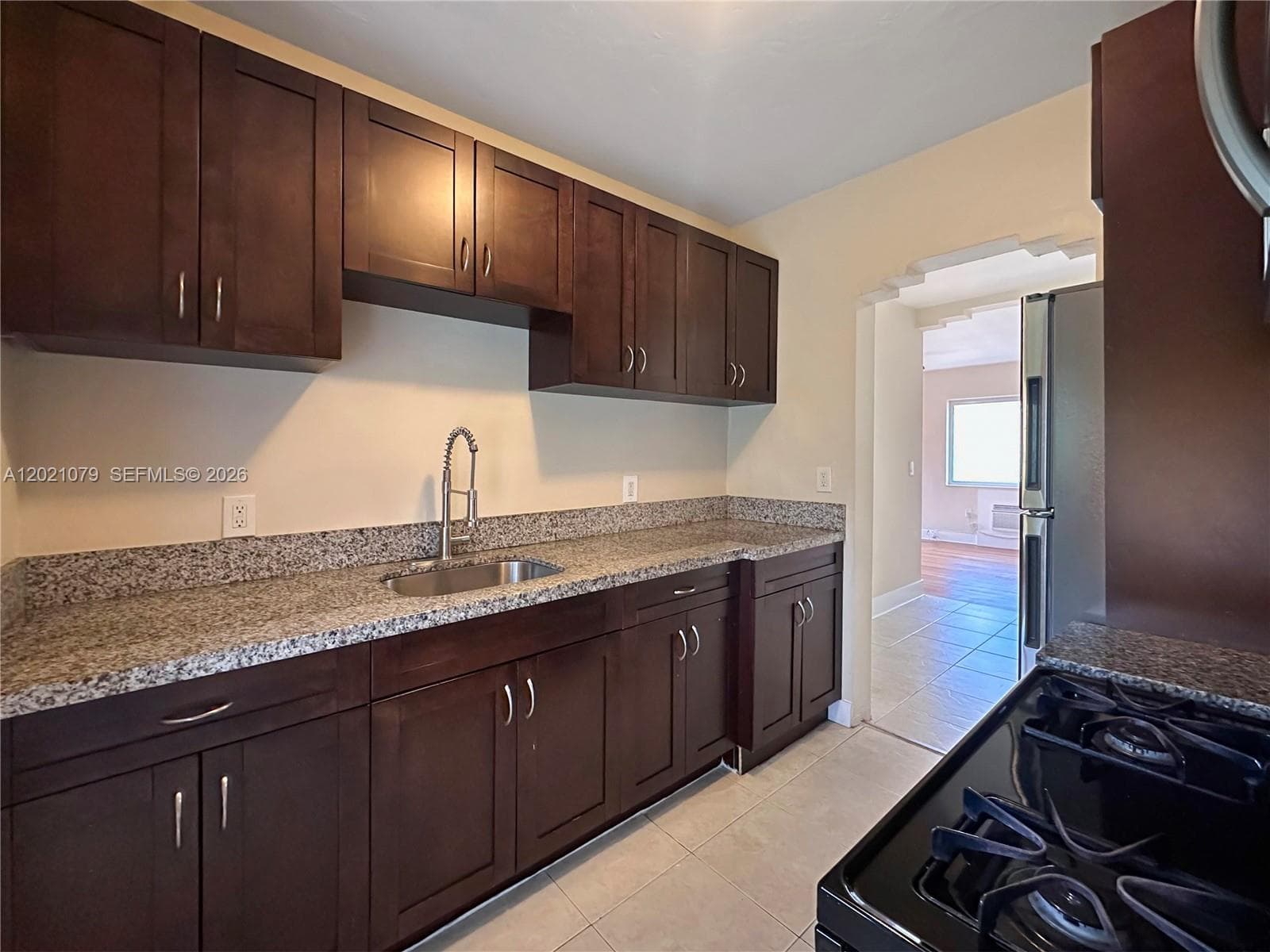 965 Bay Dr # 8, Miami Beach FL 33141 — 16