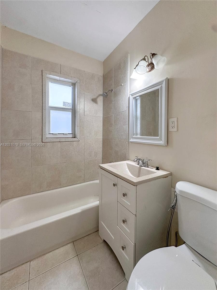 965 Bay Dr # 8, Miami Beach FL 33141 — 8