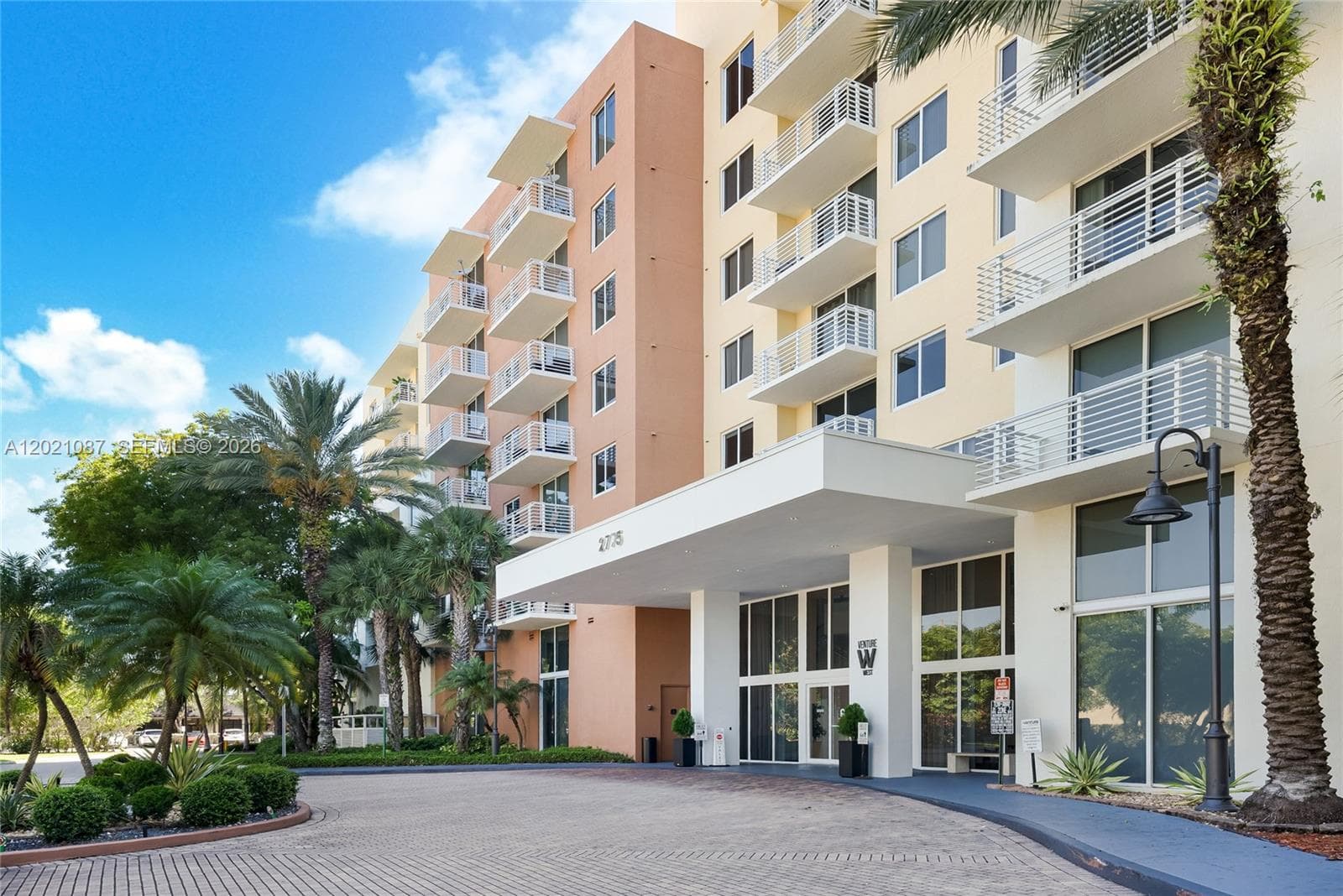 2775 NE 187th St # 528, Aventura FL 33180 — 2
