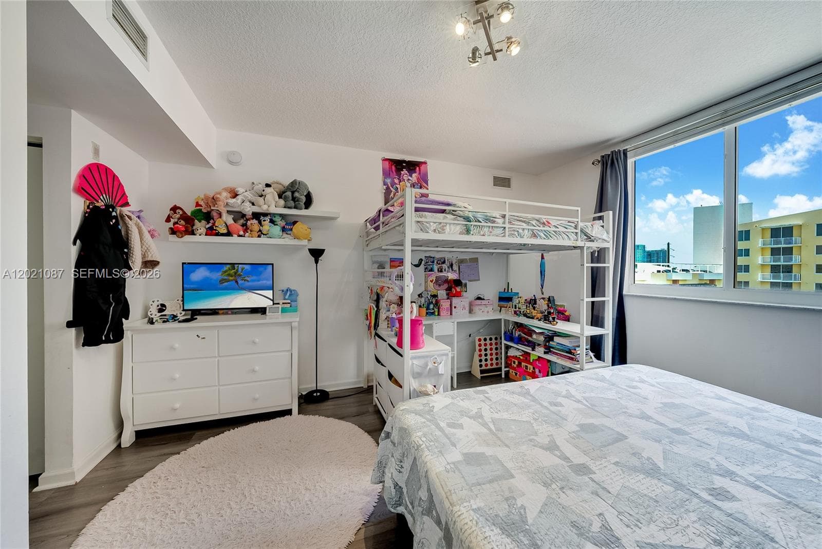 2775 NE 187th St # 528, Aventura FL 33180 — 17