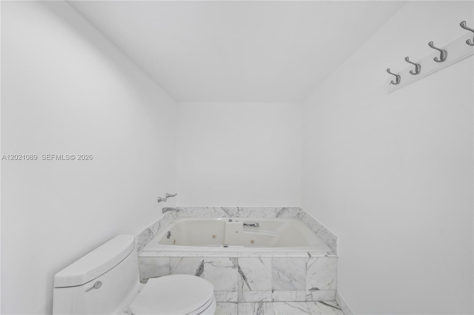 400 S Pointe Dr # 409, Miami Beach FL 33139 — 27