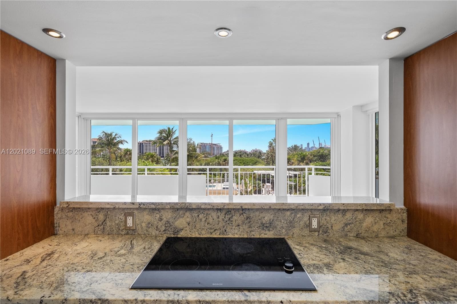 400 S Pointe Dr # 409, Miami Beach FL 33139 — 13