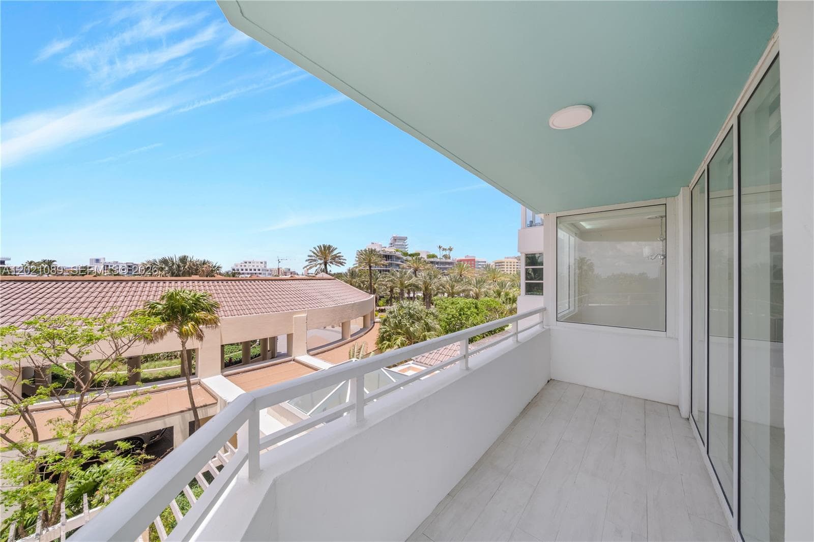 400 S Pointe Dr # 409, Miami Beach FL 33139 — 17